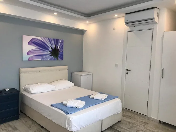 Бозджаада: Tenes Otel