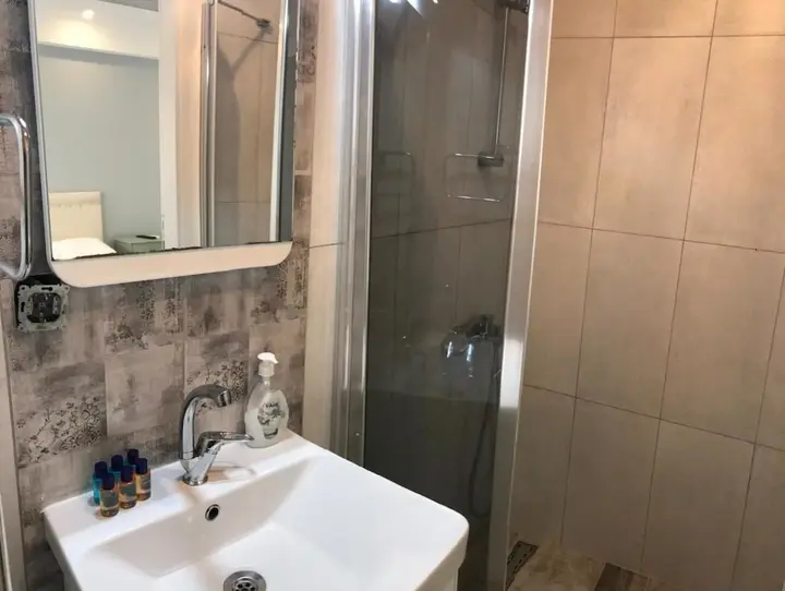 Бозджаада: Tenes Otel