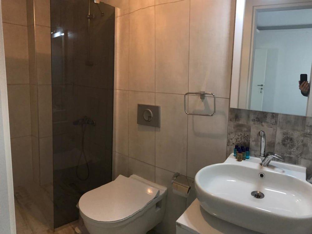 Бозджаада: Tenes Otel