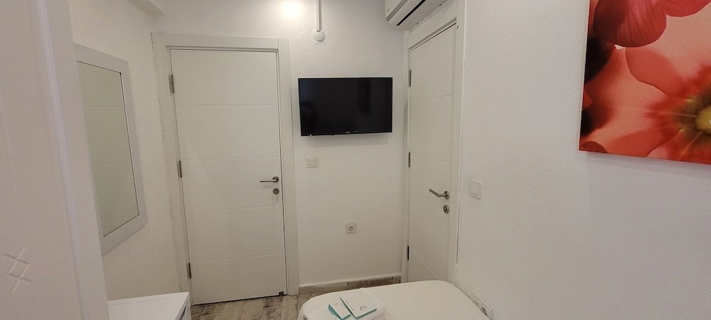 Бозджаада: Tenes Otel