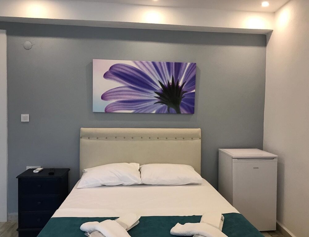 Бозджаада: Tenes Otel