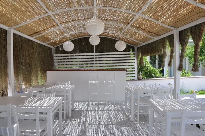 Айвалык: masmavi otel