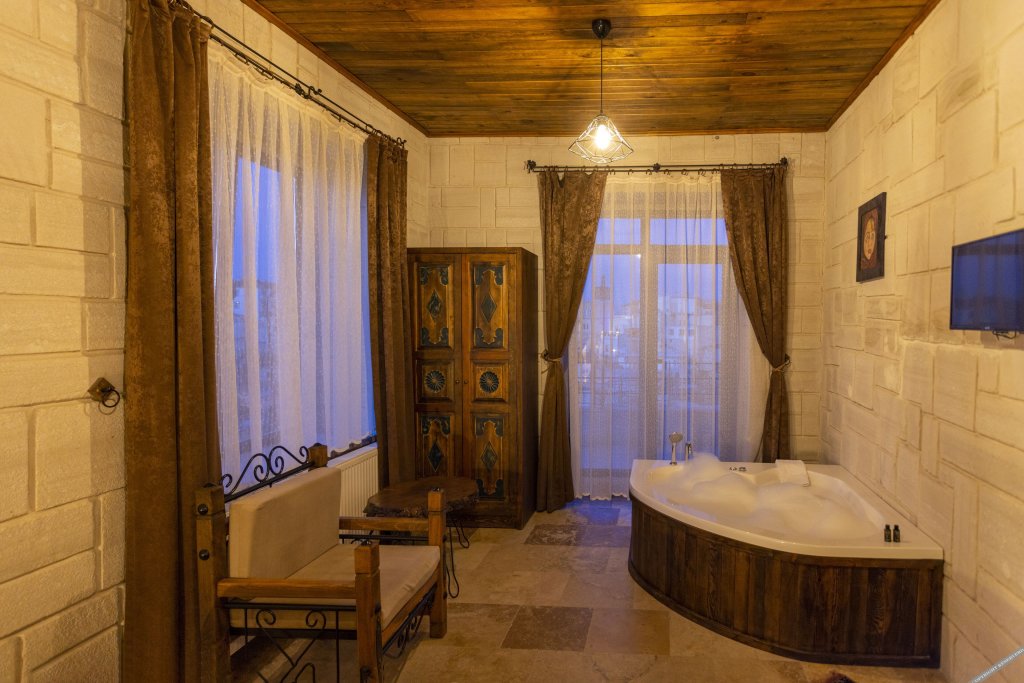 Megaron Cave Hotel — фото 1