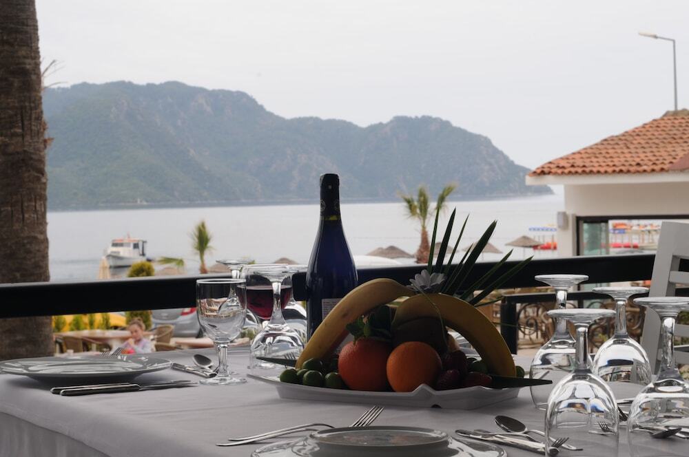 Мармарис: Luna Beach Hotel & Spa