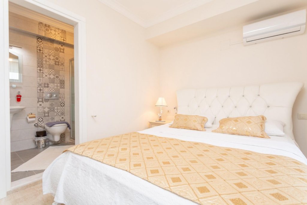 Дальян: Villa Mina Large Private Pool A C Wifi Car Not Required Eco-friendly - 2834