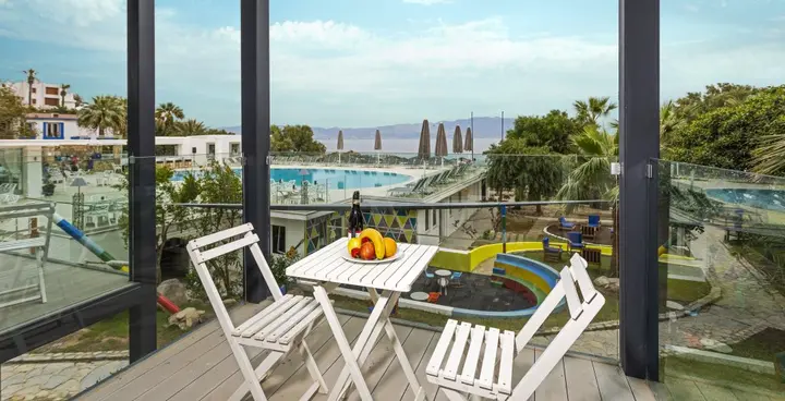 Акьярлар: Charm Beach Hotel