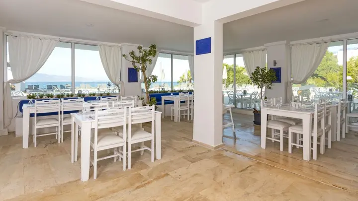 Акьярлар: Charm Beach Hotel
