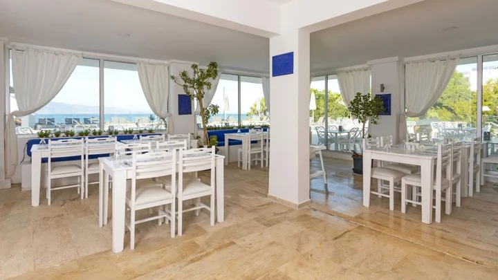 Акьярлар: Charm Beach Hotel