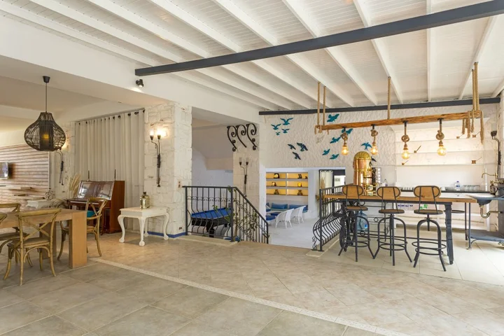 Акьярлар: Charm Beach Hotel