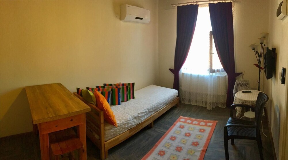Зейтинликой: Tas Suite Konukevi
