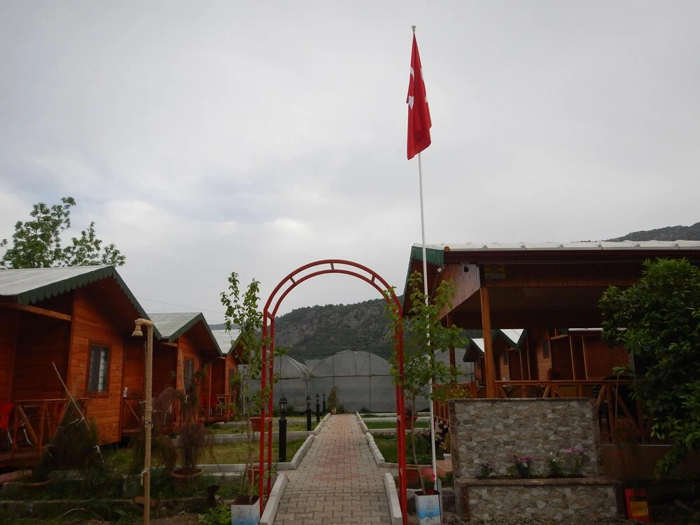 Чиралы: Kocakaya Pansiyon & Bungalow