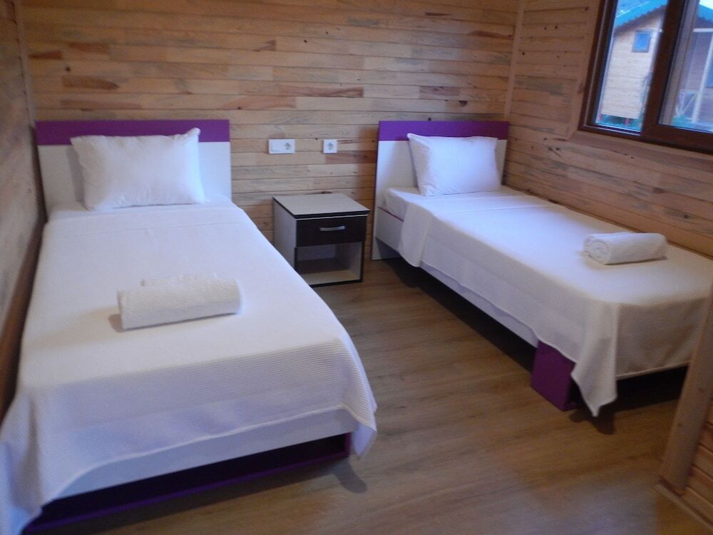Чиралы: Kocakaya Pansiyon & Bungalow