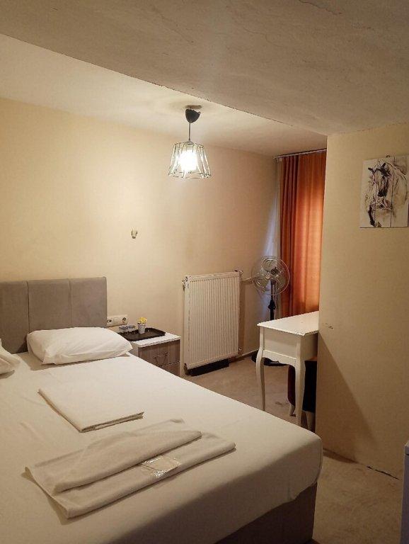 Эдирне: White Blue Hotel Edirne