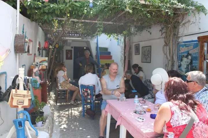 Сыгаджик: Sigacik Kaleici Pansiyon Nostalji Kafe