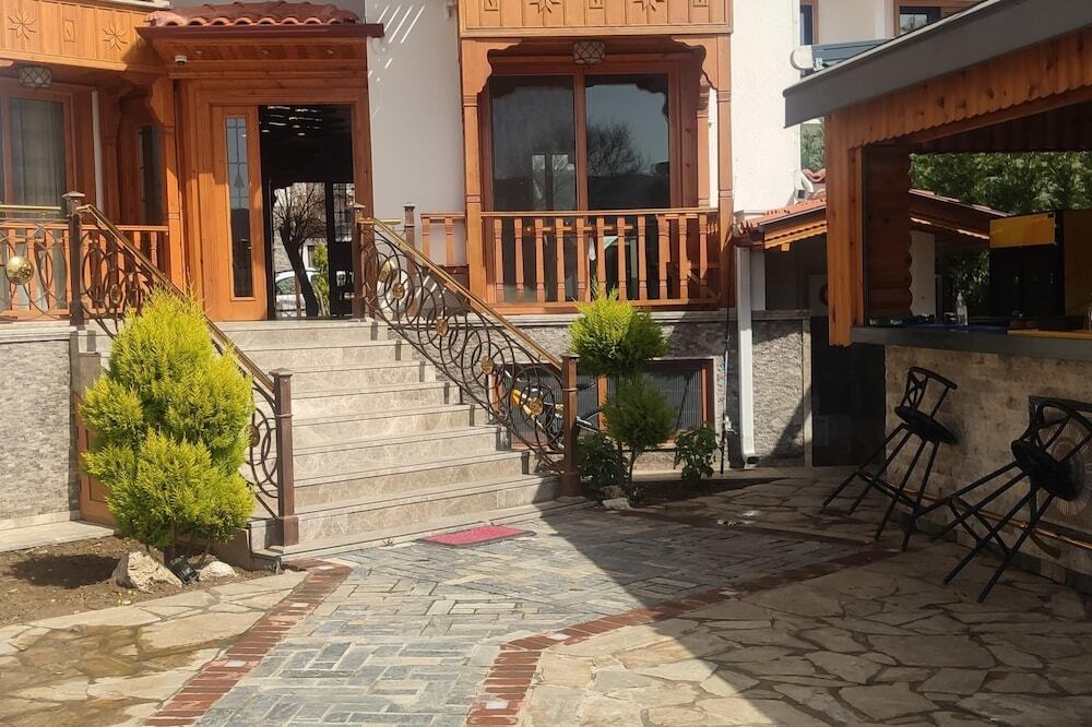 Гокова: Gokturk Otel