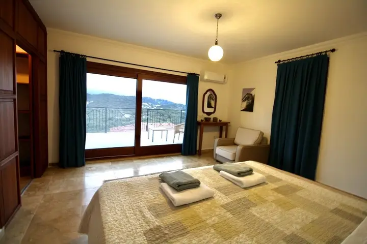 Villa With Fantastic Views in a Prime Location in Kas Peninsula — фото 3