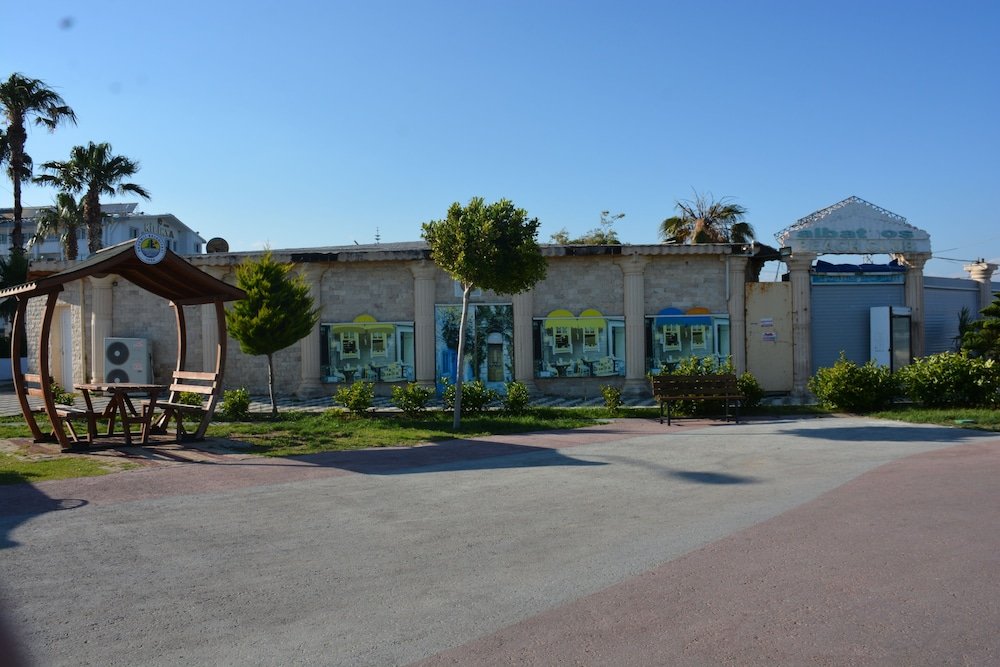 Силифке: Hira Hotel