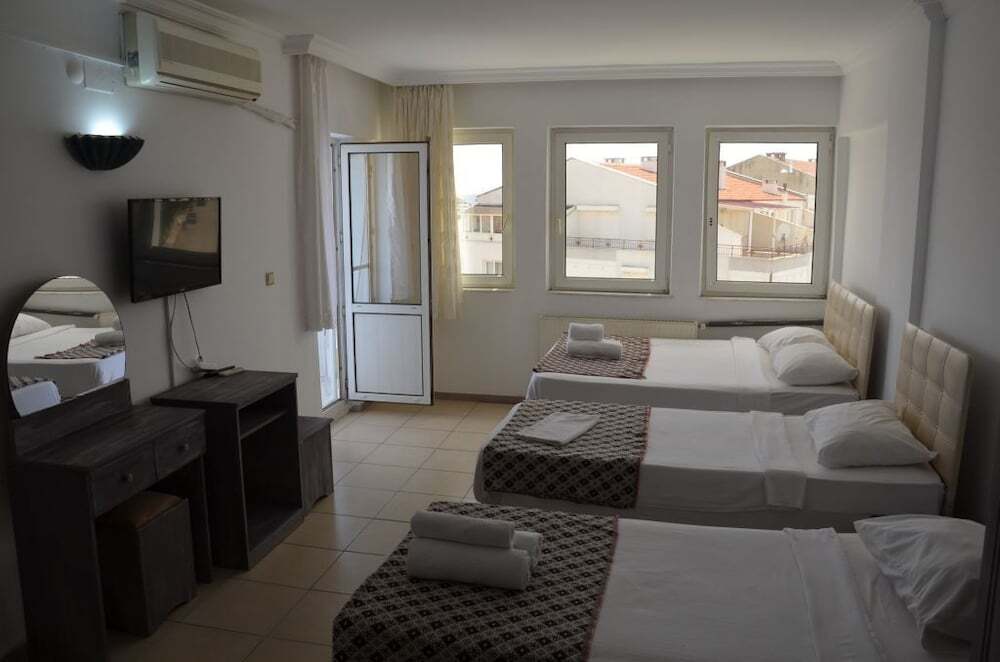 Айвалык: Lavinia Otel