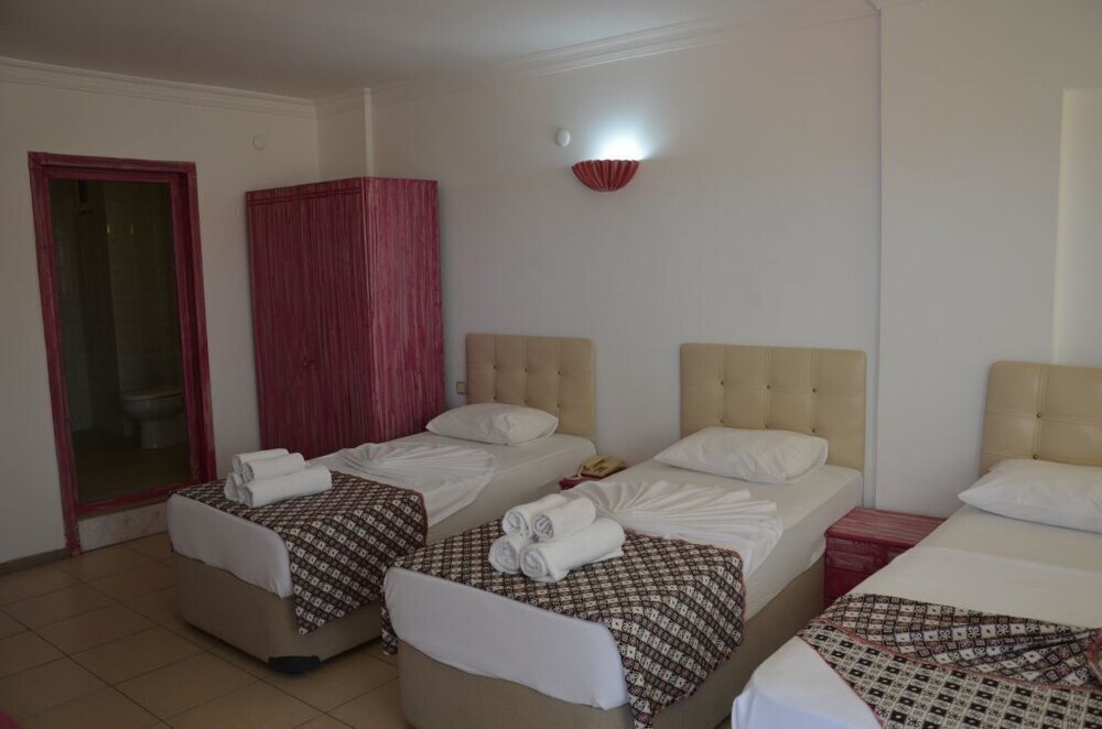 Айвалык: Lavinia Otel