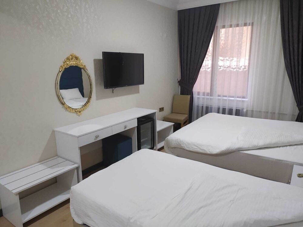 Ван: Athena Life Hotel