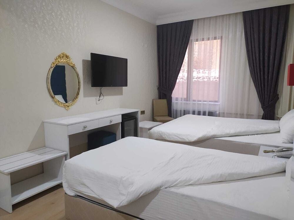 Ван: Athena Life Hotel