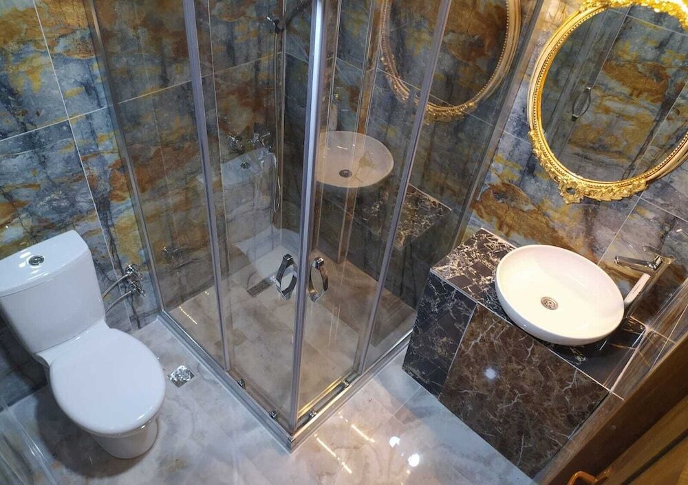 Ван: Athena Life Hotel