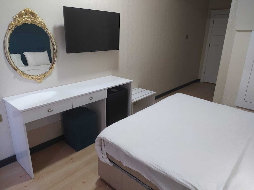 Ван: Athena Life Hotel