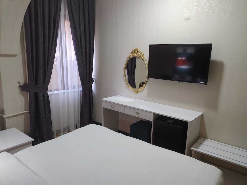 Ван: Athena Life Hotel
