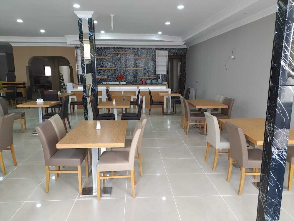 Ван: Athena Life Hotel