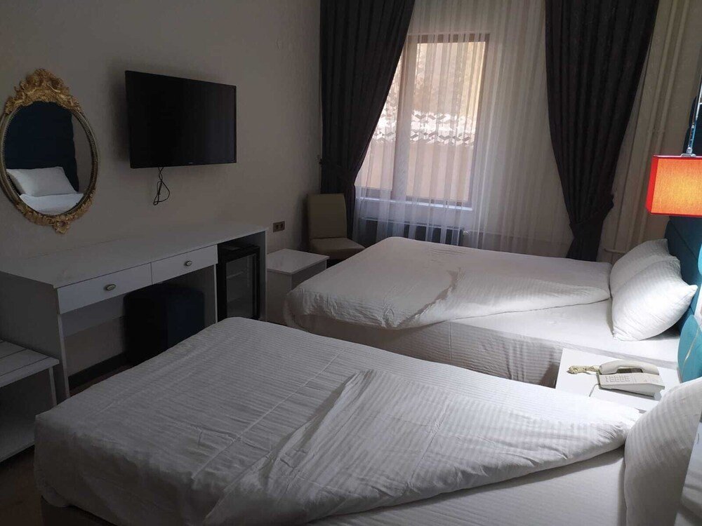 Ван: Athena Life Hotel
