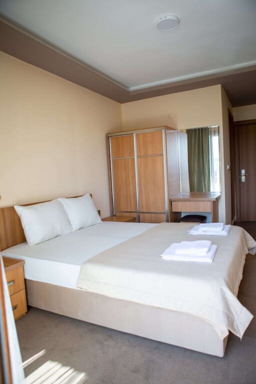 Бурхание: Aliento Hotel