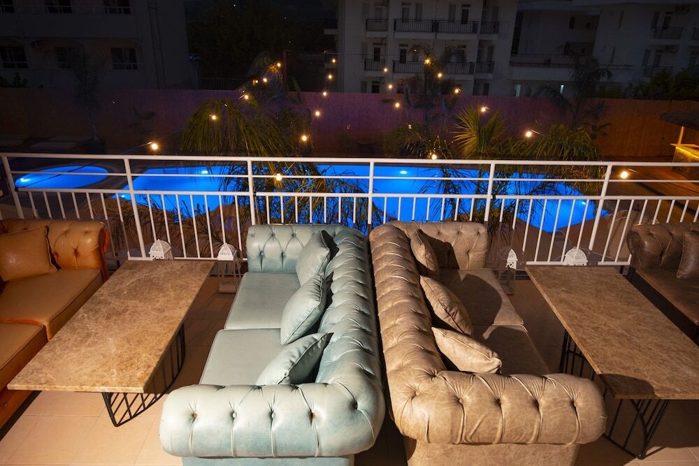 Кемер: Esquire Hotels & Lounges