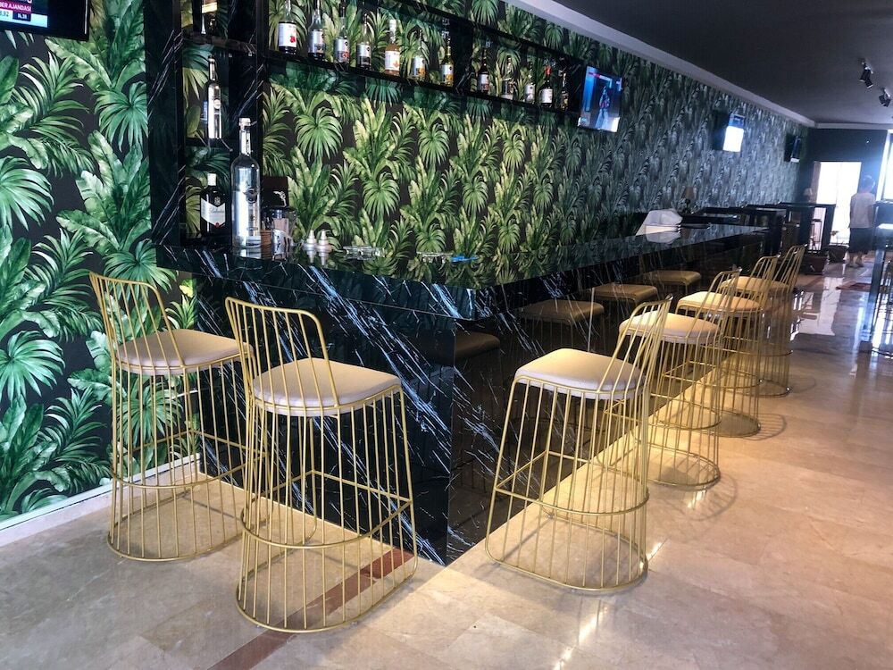 Кемер: Esquire Hotels & Lounges