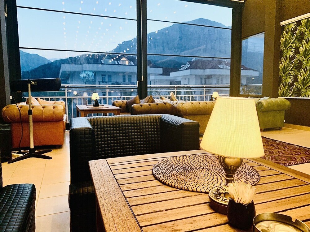 Кемер: Esquire Hotels & Lounges