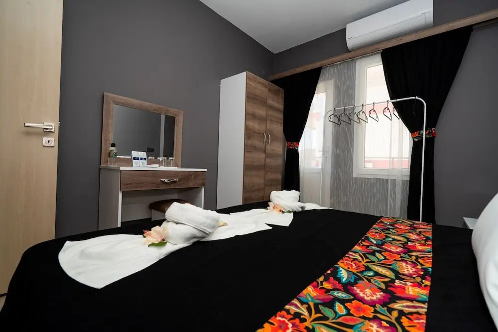 Кемер: Esquire Hotels & Lounges