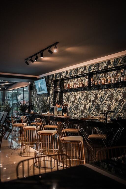 Кемер: Esquire Hotels & Lounges