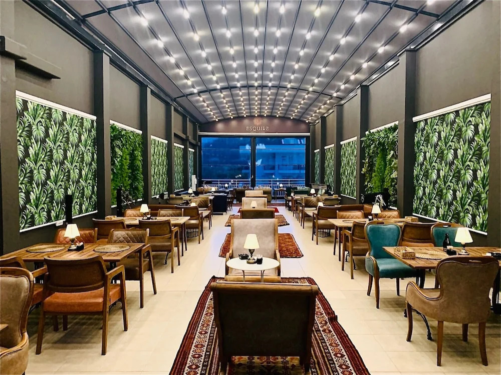 Кемер: Esquire Hotels & Lounges