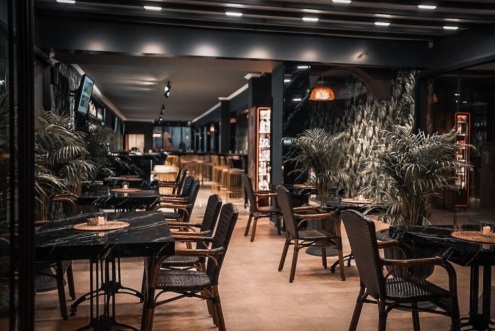Кемер: Esquire Hotels & Lounges
