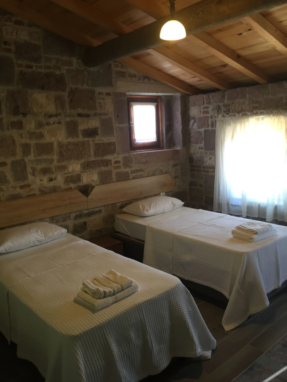 Айвалык: Hayat Alti Otel