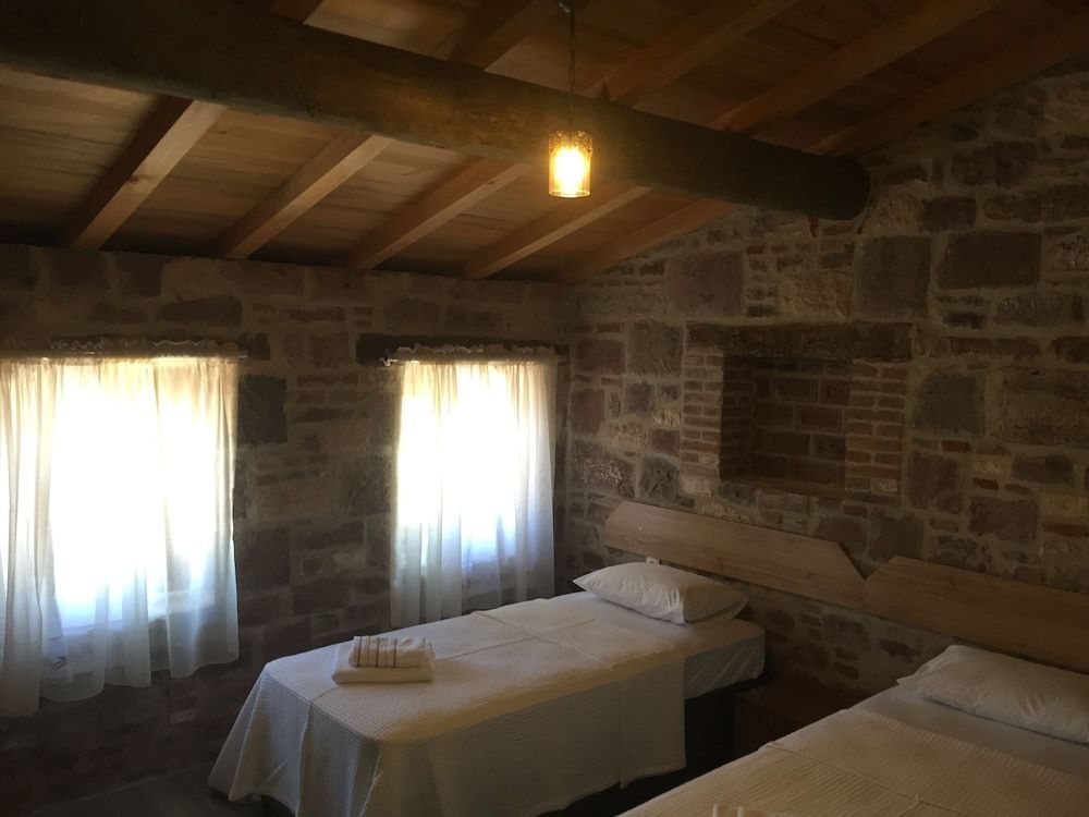 Айвалык: Hayat Alti Otel