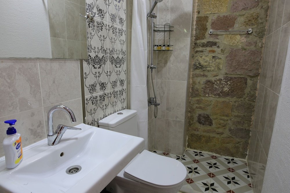 Айвалык: Hayat Alti Otel
