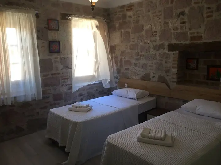 Айвалык: Hayat Alti Otel