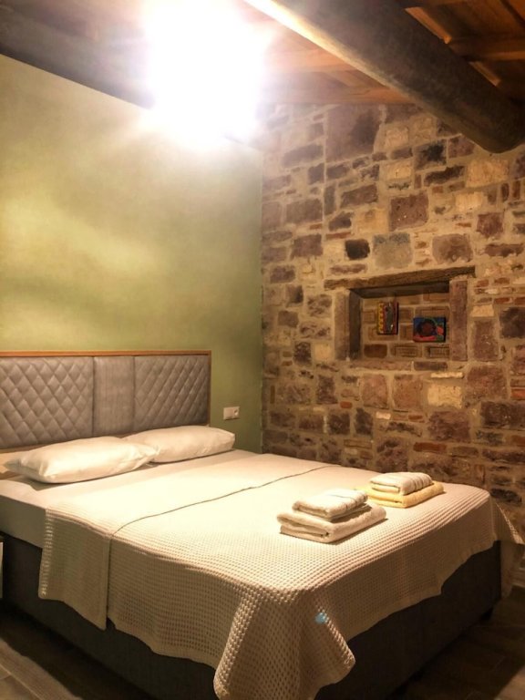 Айвалык: Hayat Alti Otel