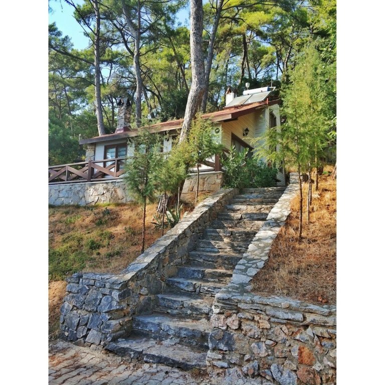 Акьяка: Orman Kampı Taş Evleri