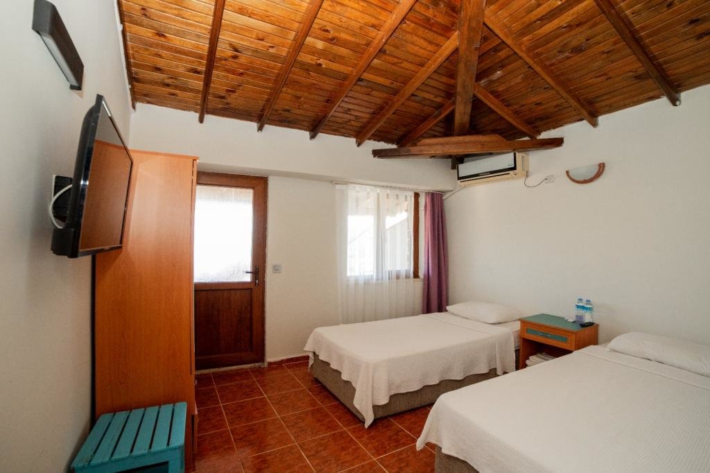 Зейтинликой: Yakamoz Otel
