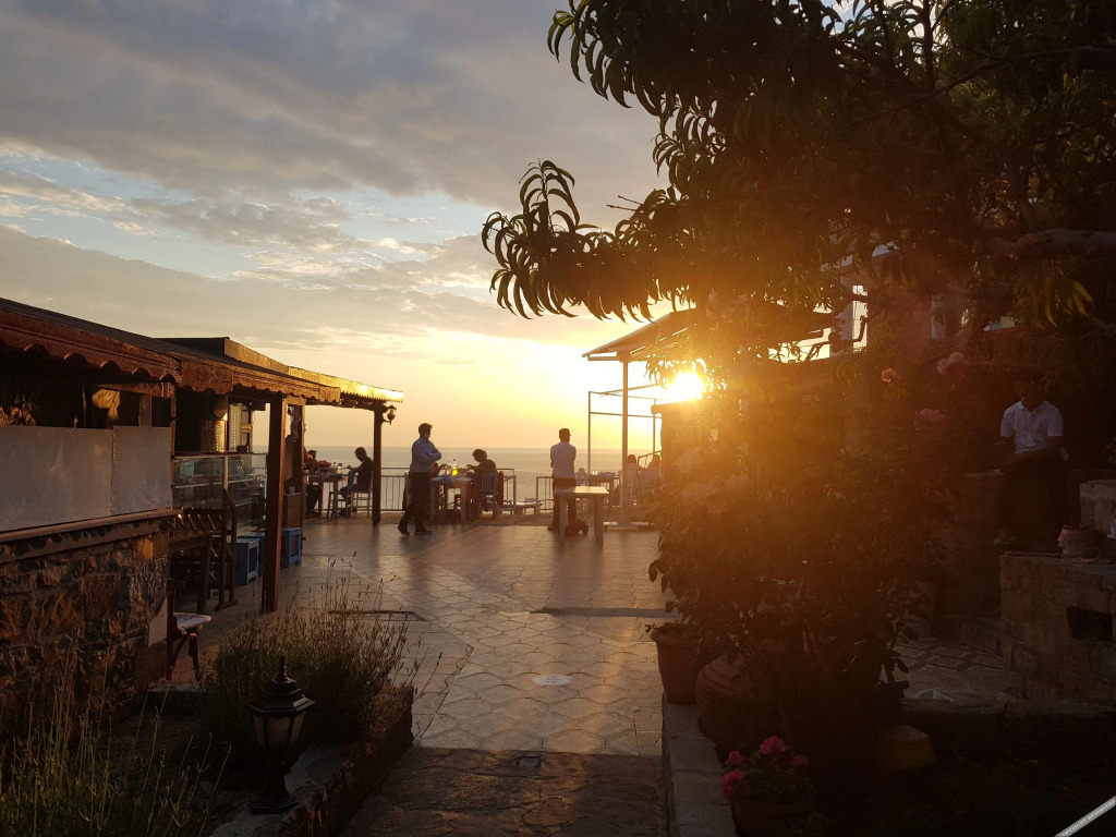 Зейтинликой: Yakamoz Otel