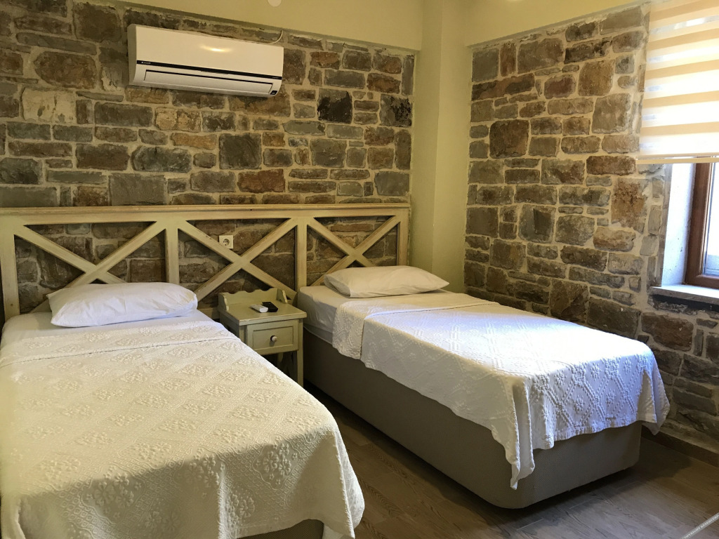 Зейтинликой: Yakamoz Otel