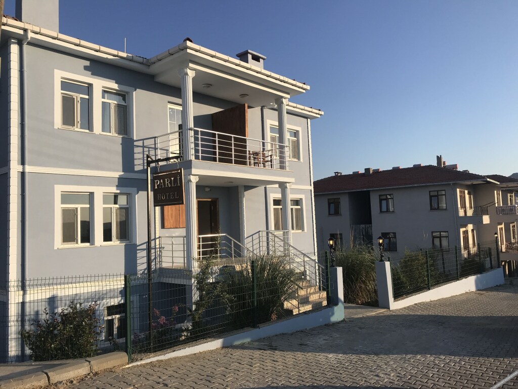 Зейтинликой: Parli Hotel