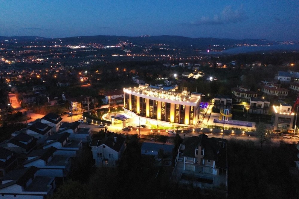 Янык: Aileena Hotel & Villas