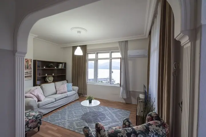 Nazende_beautiful Sea View Flat in Lovely Old Town — фото 2